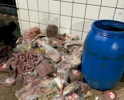SUPERMERCADO É FLAGRADO VENDENDO CARNE IMPRÓPRIA E MAIS DE 200 QUILOS SÃO APREENDIDOS