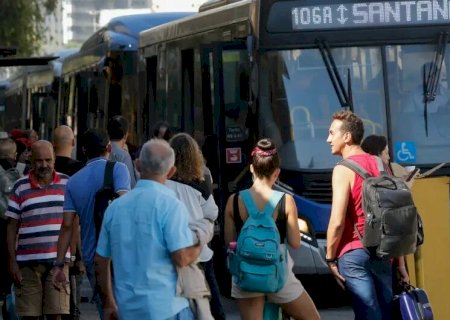 SETOR DE SERVIÇOS RECUA 0,9% APÓS TRÊS MESES DE ALTA