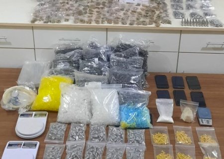 TRAFICANTE É PRESO COM MAIS DE 1,7 MIL PINOS DE COCAÍNA E CERCA DE 200 PAPELOTES DE SKUNK