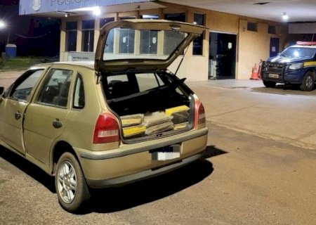 CHEIRO DENUNCIA E MOTORISTA É PRESO COM MAIS DE 160KG DE MACONHA EM VEÍCULO