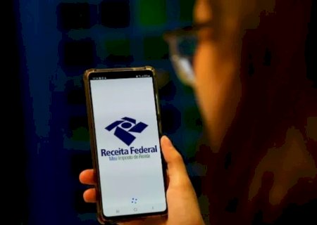 SERVIDORES SÃO PRESOS APÓS VENDEREM 77 CELULARES DOADOS PELA RECEITA FEDERAL