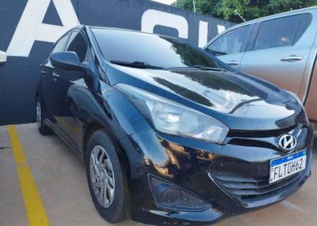 MULHER É PRESA EM FLAGRANTE CONDUZINDO VEÍCULO COM PLACA ADULTERADA