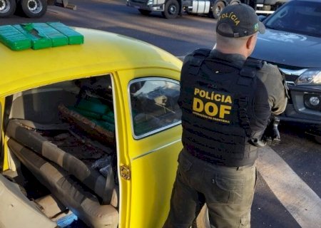FUSCA É APREENDIDO A CAMINHO DO PR COM MAIS DE 90KG DE DROGAS