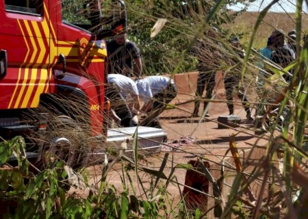 MULHER ENCONTRADA MORTA EM RIO AINDA NÃO FOI IDENTIFICADA; POLÍCIA INVESTIGA O CASO