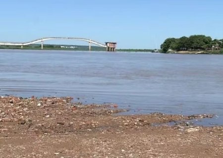 RIO PARAGUAI FICA 3 METROS ABAIXO DA MÉDIA ESPERADA PARA JUNHO E SECA EXPÕE PANTANAL AO FOGO