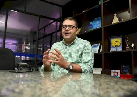 CONSIDERADO ILEGAL, AUMENTO SALARIAL DE PREFEITO E SECRETÁRIOS JÁ CUSTOU MAIS DE R$2 MILHÕES