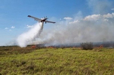 COM APOIO AÉREO, BOMBEIROS ATUAM EM INCÊNDIOS FLORESTAIS E RESGATAM RIBEIRINHOS NO PANTANAL