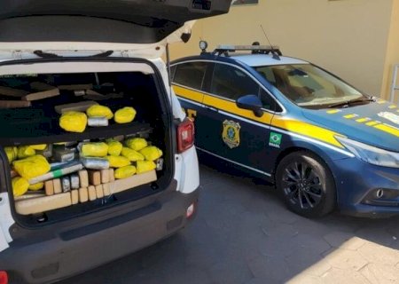 MOTORISTA ABANDONA VEÍCULO COM 860 QUILOS MACONHA