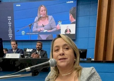 LIA COBRA PAVIMENTAÇÃO E OBRAS DE INFRAESTRUTURA EM BAIRROS DE DOURADOS