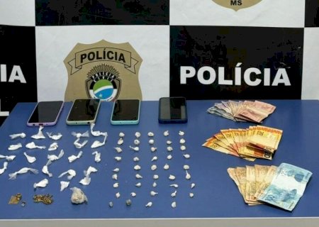 DOIS SÃO PRESOS POR TRÁFICO E BOCA DE FUMO É FECHADA EM JUTI