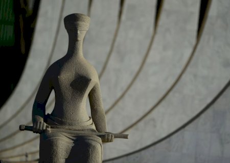 STF TEM MAIORIA PARA RETIRAR MANDATO DE SETE DEPUTADOS FEDERAIS
