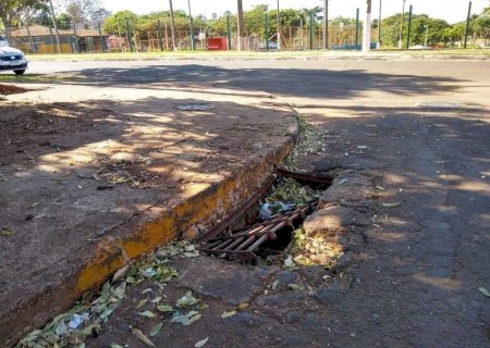 BUEIROS CAUSAM TRANSTORNOS E ACIDENTES SÚBITOS EM DOURADOS