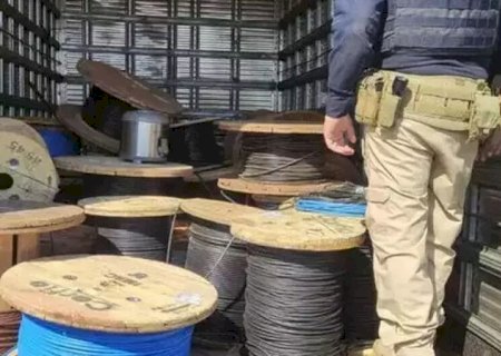 MOTORISTA É PRESO TRANSPORTANDO FIOS DE COBRE FURTADOS DE CANTEIRO DE OBRAS