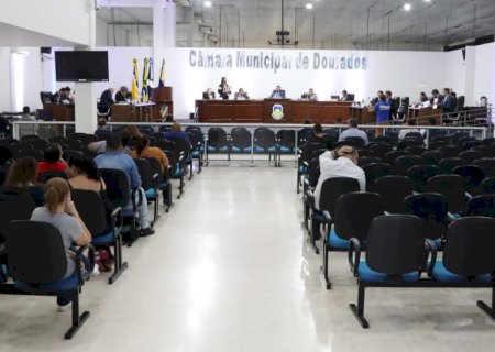 VEREADORES COLOCAM 23 EMENDAS E APROVAM A LDO PARA EXERCÍCIO DE 2025