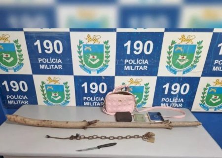 CASAL É CERCADO POR BANDIDOS E HOMEM ESPANCADO A PAULADAS