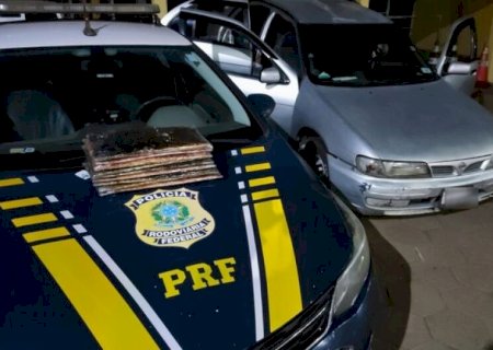 QUATRO PESSOAS SÃO PRESAS TRANSPORTANDO COCAÍNA NA BR-267