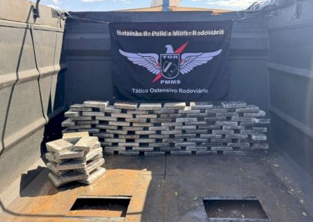 MOTORISTA É PRESO TRANSPORTANDO MAIS DE 200 QUILOS DE COCAÍNA