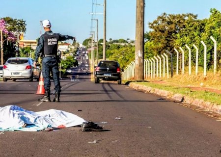 IDOSO DE 84 ANOS É ATROPELADO EM AVENIDA E MORRE