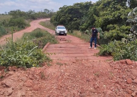 DEPUTADA LIA NOGUEIRA PEDE MELHORIAS NA ESTRADA DA CAROBA EM NIOAQUE