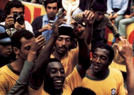 HÁ 54 ANOS E COM SHOW SOBRE A ITÁLIA, SELEÇÃO BRASILEIRA CONQUISTAVA O TRI MUNDIAL