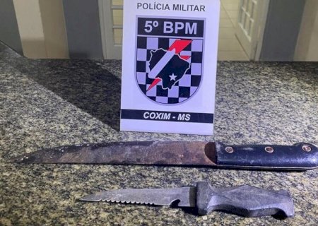 JOVEM COM PROBLEMAS PSICOLÓGICOS TENTA ATACAR A AVÓ COM FACÃO E É PRESO
