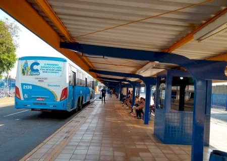 EM DOURADOS USUÁRIOS 'NÃO USUAIS' FICAM CONFUSOS NO TRANSBORDO