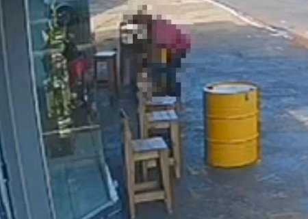 IDOSO É INDICIADO APÓS ABRAÇAR E TOCAR PARTES ÍNTIMAS DE CRIANÇA DE 6 ANOS E ALEGA 'BRINCADEIRA'