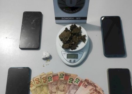 JOVEM É PRESO EM FLAGRANTE POR TRÁFICO DE DROGAS