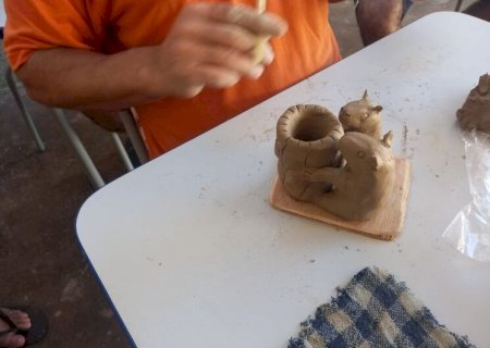 JATEÍ RECEBE OFICINA DE ARGILA DO PROJETO REINTEGR'ARTE NO PRESÍDIO FEMININO