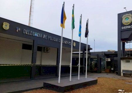 MOTO ROUBADA NO CENTRO É ENCONTRADA 'CAMUFLADA' NA VILA CACHOEIRINHA