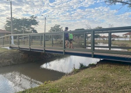 APÓS ANOS DE RECLAMAÇÕES PELA POPULAÇÃO E COM INVESTIMENTO DE MAIS DE 700 MIL, PONTES DO PARQUE ANTENOR MARTINS SÃO SUBSTITUIDAS