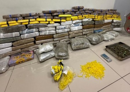 DUPLA É PRESA COM MACONHA E COCAÍNA
