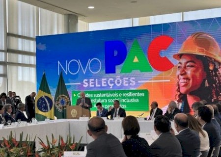 VICE-GOVERNADOR PRESTIGIA ATO COM LULA EM BRASÍLIA