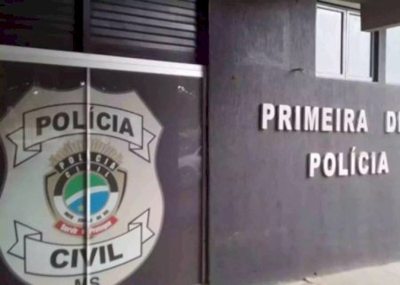 MULHER VIAJA, DEIXA FILHOS SOZINHOS EM CASA E PM RESGATA IRMÃOS