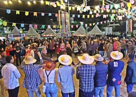 ARRAIÁ DA UEMS É NESTE FINAL DE SEMANA NA PRAÇA ANTÔNIO JOÃO