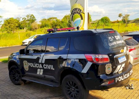 CRIANÇAS SÃO RESGATADAS DE 'BOCA DE FUMO'; MÃE E FILHO SÃO PRESOS