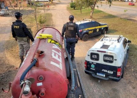 TANQUE REBOCADO POR CAMINHÃO ESCONDIA MAIS DE 1,3 TONELADA DE MACONHA EM MS