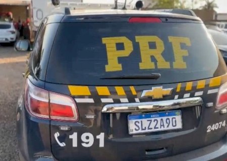 POLÍCIA APREENDE 2 TONELADAS DE MACONHA E RECUPERA CAMINHONETE FURTADA