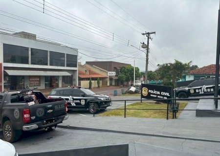 MULHER É SOCORRIDA APÓS SER ESPANCADA E MARIDO ATIRAR CONTRA ELA
