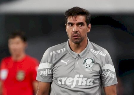 ABEL FERREIRA, DO PALMEIRAS, PODE PEGAR PUNIÇÃO LONGA POR GESTO OBSCENO NA COPA DO BRASIL