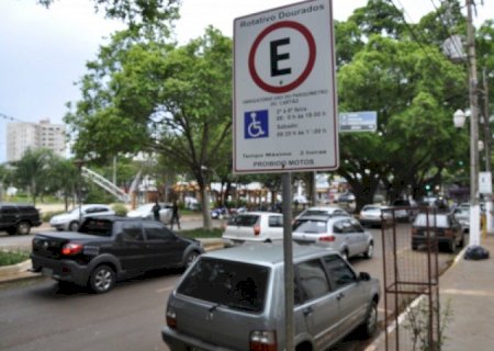 VEREADORES DE DOURADOS DERRUBAM VETO QUE QUERIA BARRAR ISENÇÃO DE PESSOAS COM DEFICIÊNCIA NO PARQUÍMETRO