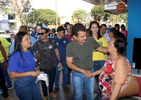EM DOURADOS, MARÇAL E GIANNI ABREM CAMPANHA COM CAMINHADA NO CENTRO DA CIDADE
