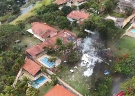 PASSAGEIROS DE AVIÃO QUE CAIU EM VINHEDO SÃO IDENTIFICADOS