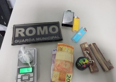 GUARDA PRENDE FORAGIDO DA JUSTIÇA E USUÁRIOS DE DROGAS
