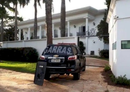 EX-REI DA FRONTEIRA VOLTA A MORAR EM MANSÃO, COM AVAL DA JUSTIÇA