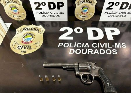 EM DOURADOS, POLÍCIA PRENDE COMERCIANTE DE ARMAS E APREENDE REVÓLVER E MUNIÇÕES