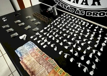 TRÊS SÃO PRESOS POR TRÁFICO DE DROGAS E PORTE ILEGAL DE ARMA DE FOGO