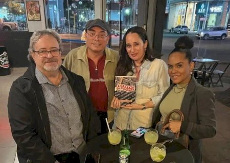 ESCRITOR DOURADENSE LANÇA OBRA HOJE NA BIENAL INTERNACIONAL DO LIVRO DE SÃO PAULO
