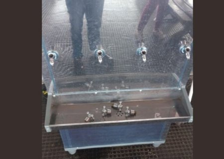 VÂNDALOS QUEBRAM TORNEIRAS DE NOVO BEBEDOURO INSTALADO NA RODOVIÁRIA