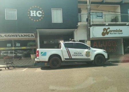HOMEM É ENCONTRADO MORTO EM QUARTO DE HOTEL COM NOVE CELULARES